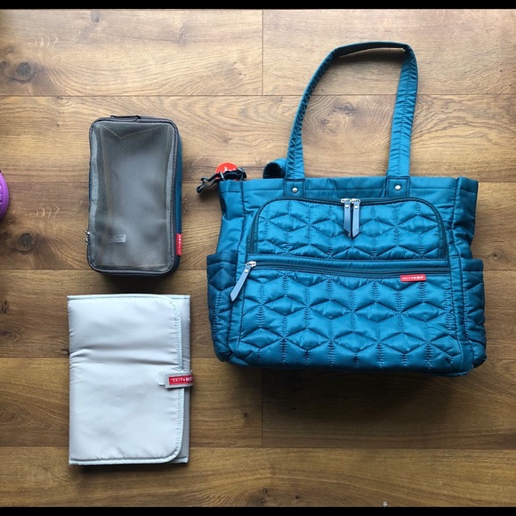 skip hop forma tote